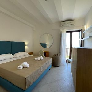 Camera con letto king size